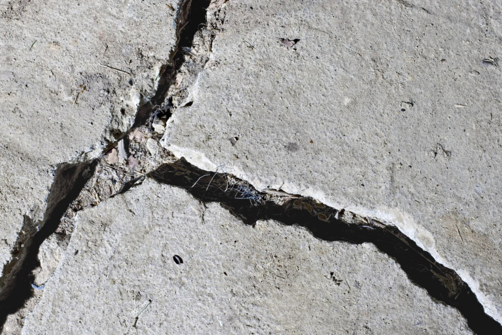Crack concrete